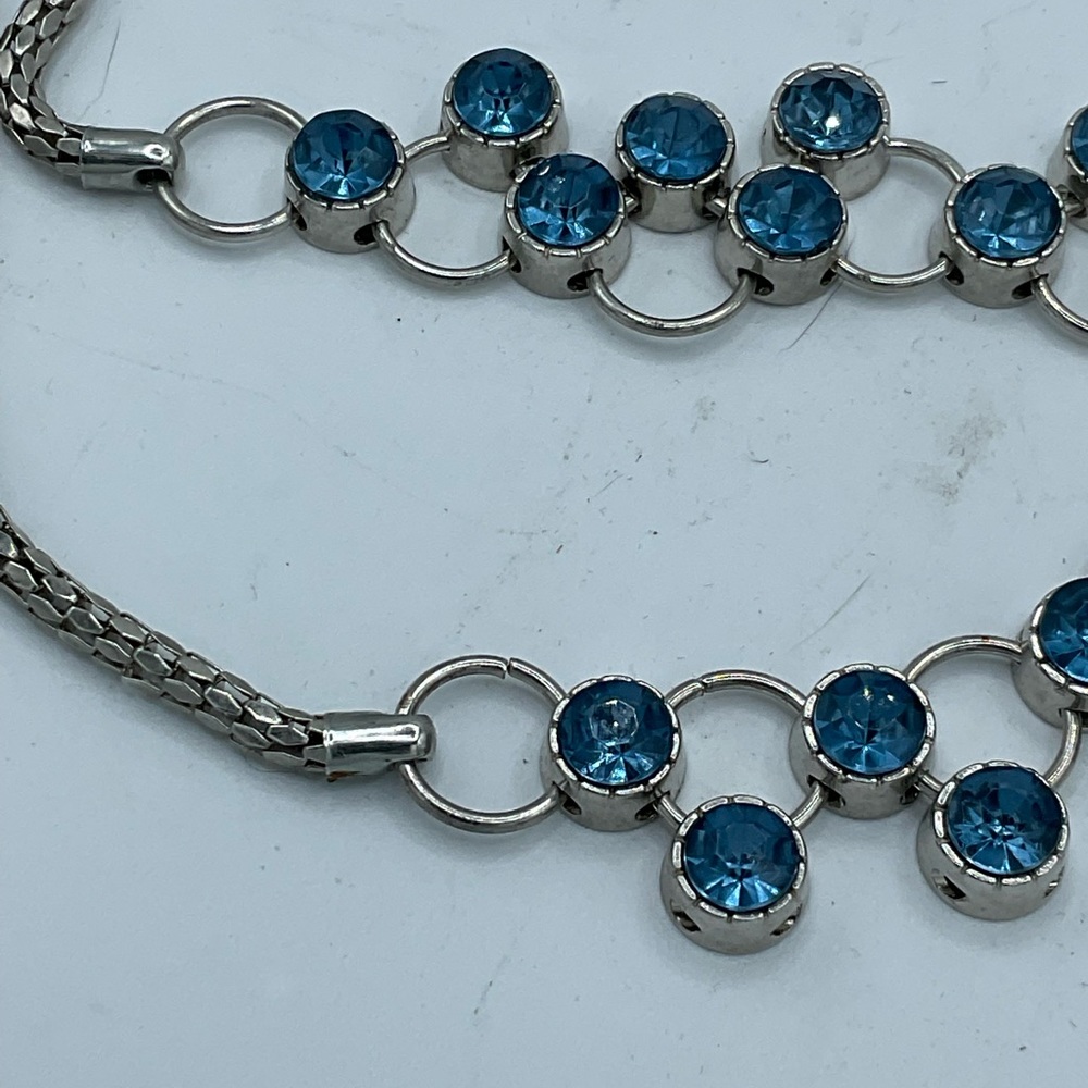 “GEOMETRIC BLUE STONE SILVER NECKLACE”. Statement Piece Costume Jewellery. - Picture 5 of 14